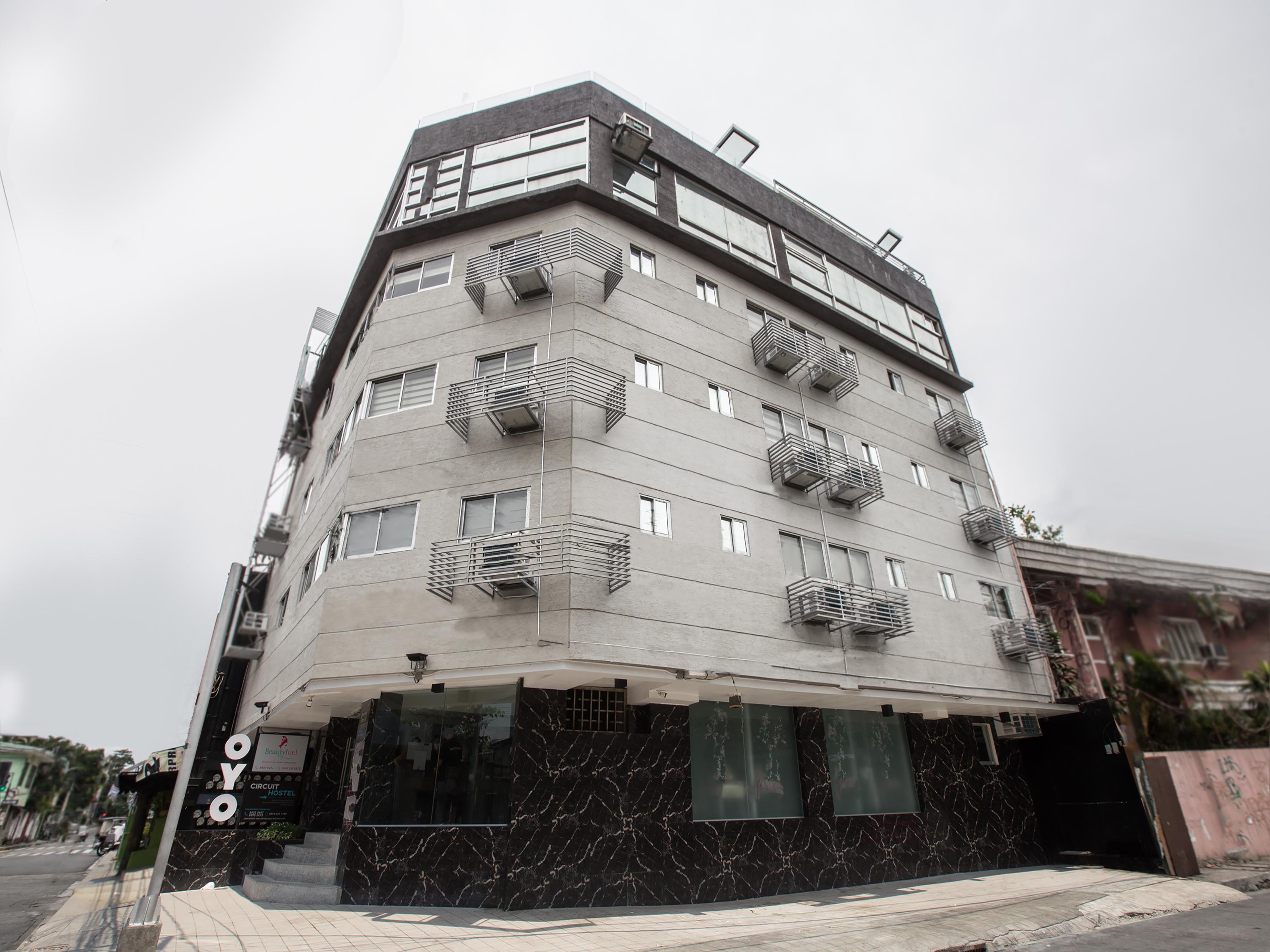 Circuit Hostel Makati City Exterior photo