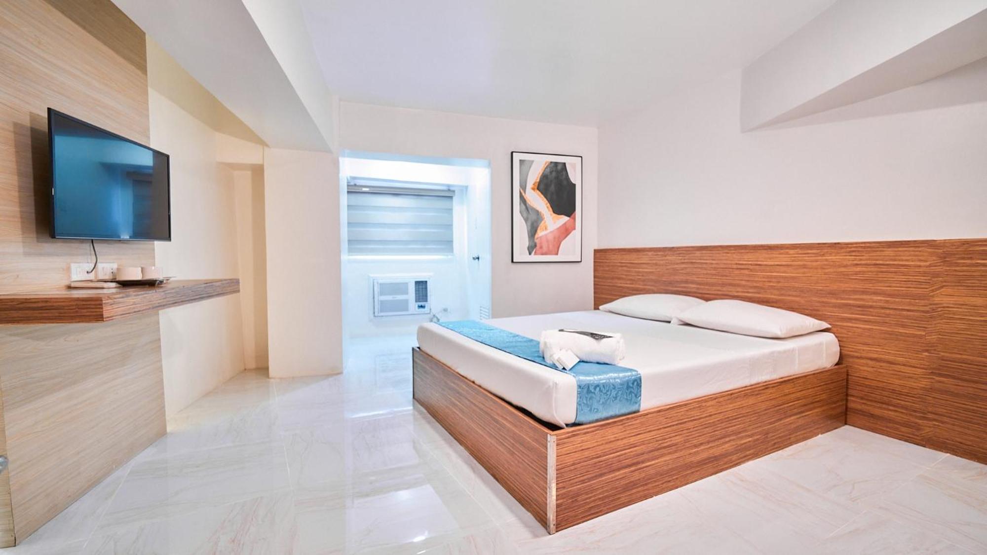 Circuit Hostel Makati City Exterior photo