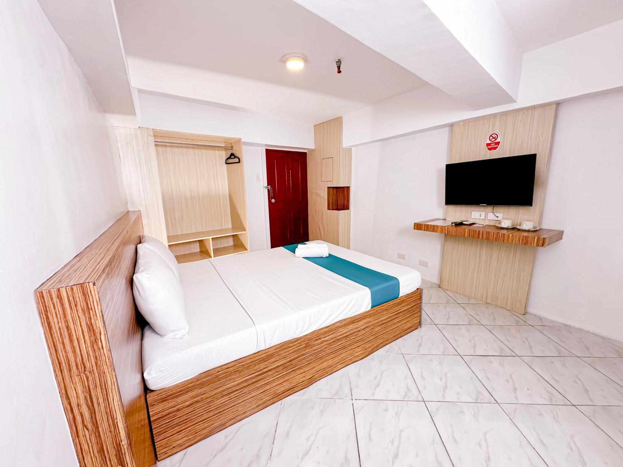 Circuit Hostel Makati City Exterior photo